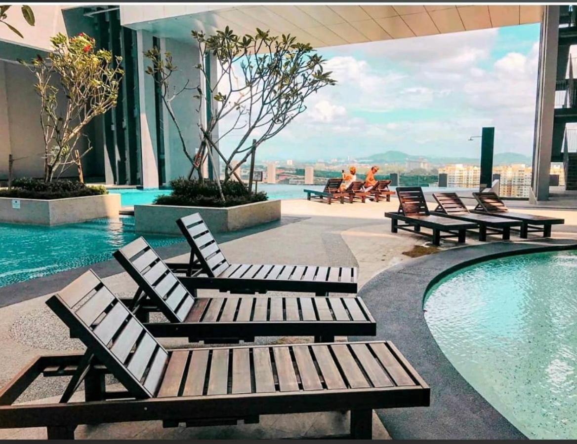 Shah Rizki At Imperio With Swimming Pool Muslim Friendly Apartment *