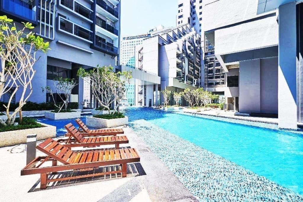 Shah Rizki At Imperio With Swimming Pool Muslim Friendly * Malacca